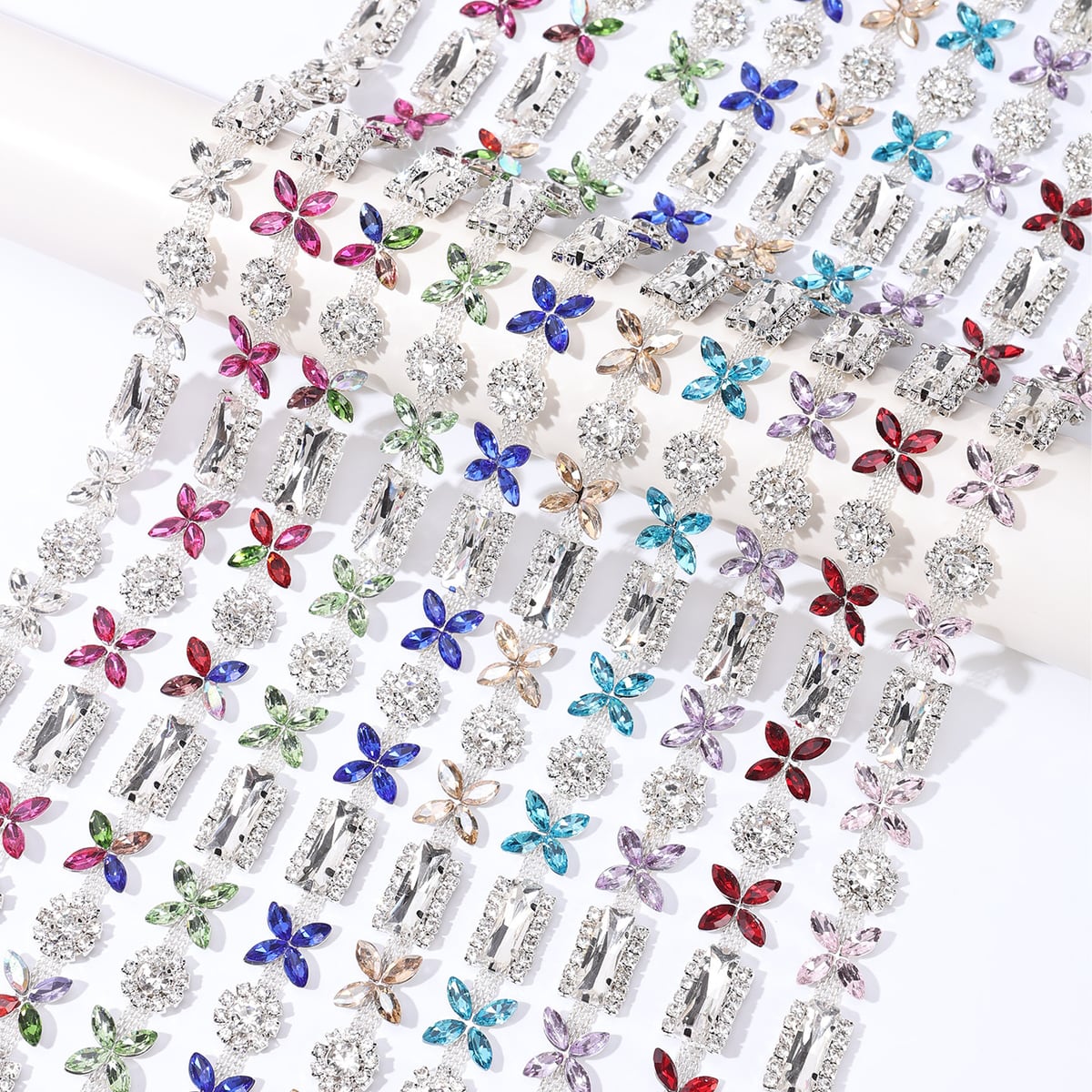 3D Floral Rhinestone Chain construction reference