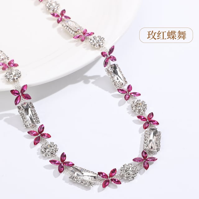 3D Floral Rhinestone Chain: Rose red / silver-tone base · 1.2 cm
