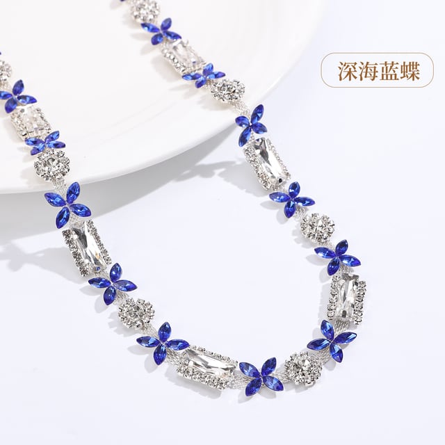 3D Floral Rhinestone Chain: Royal blue / silver-tone base · 1.2 cm