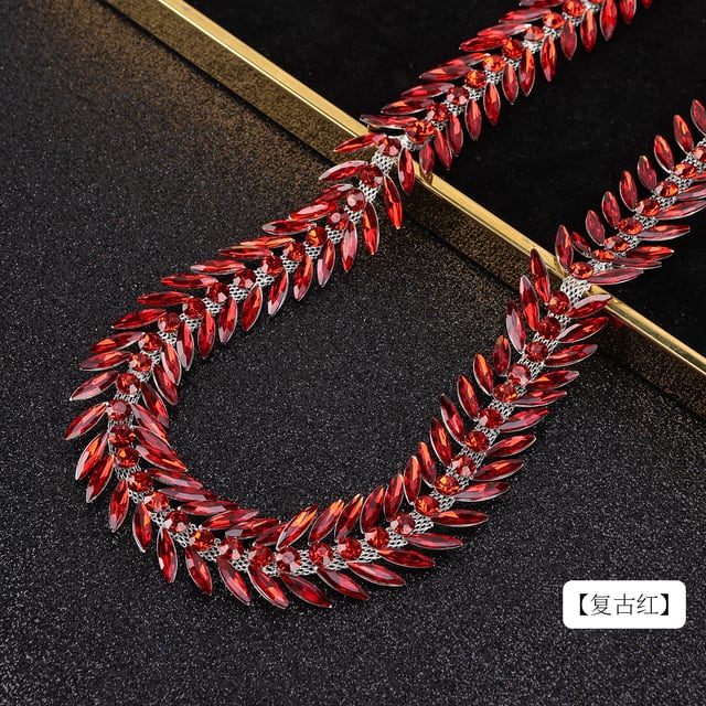 Leaf Crystal Trim Chain: Red