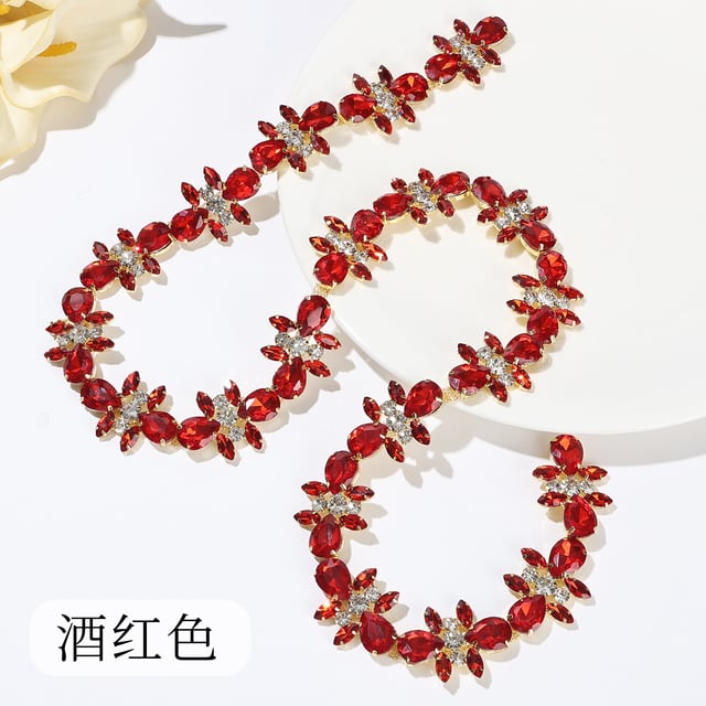 Teardrop Floral Crystal Chain: Burgundy / gold-tone