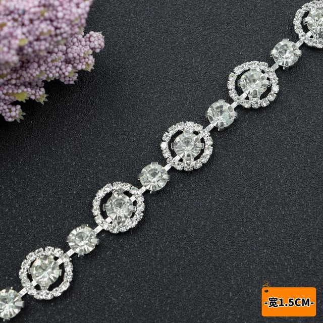 Circle Link Crystal Chain: Circle · 1.5 cm