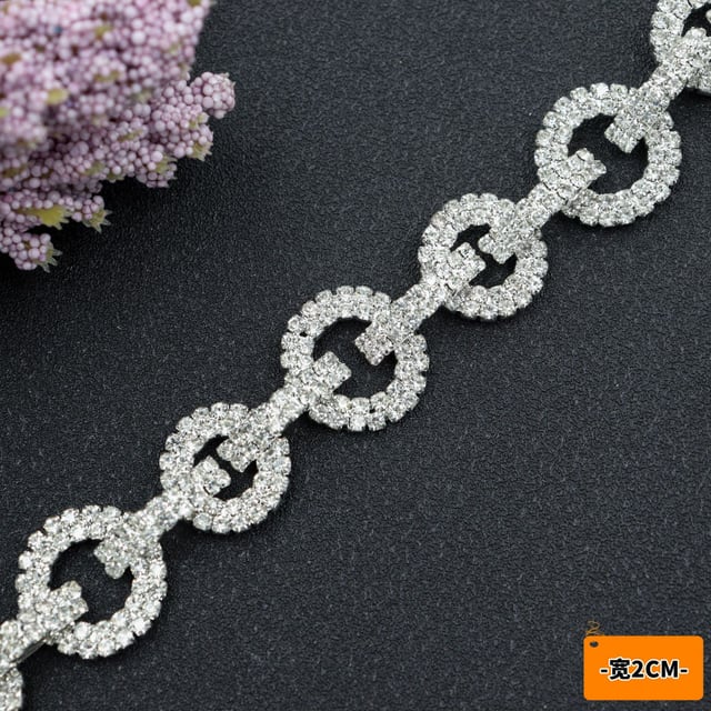 Circle Link Crystal Chain: Circle · 2 cm
