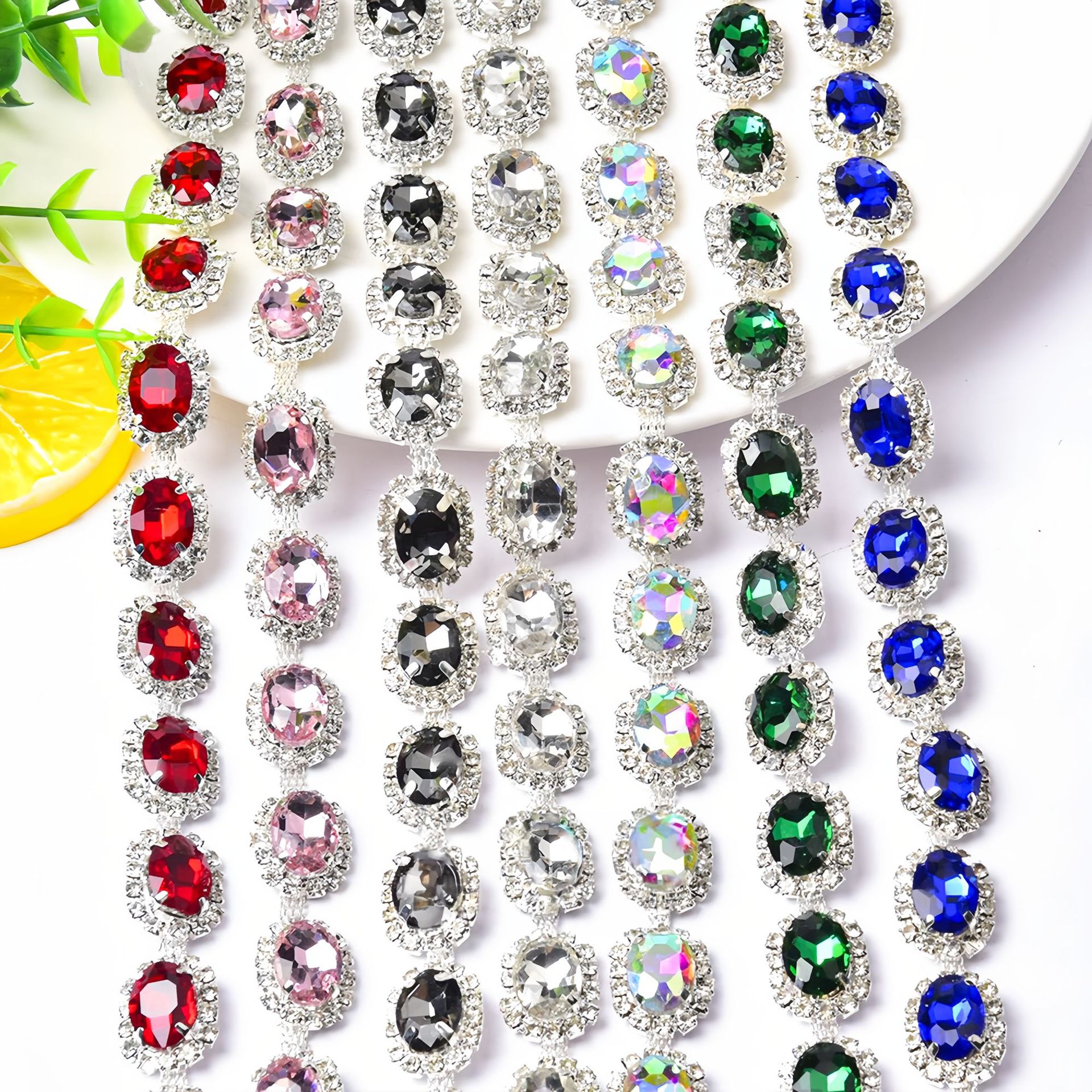 Oval Halo Glass Rhinestone Chain, 1.5 cm: supplied design and finish reference