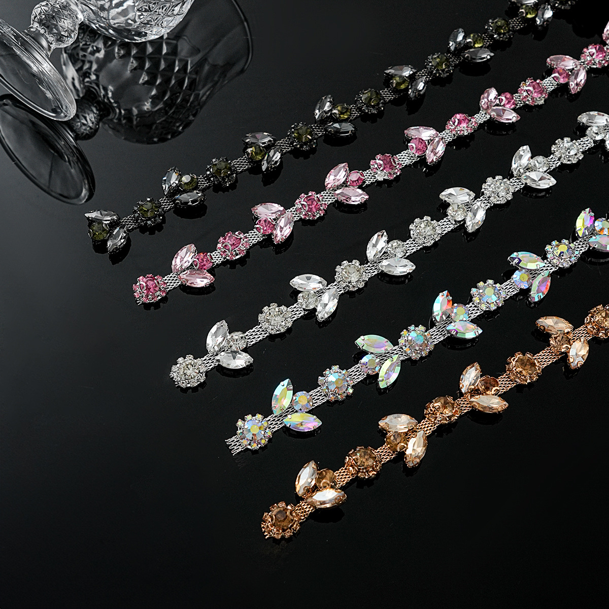 Colored Crystal Chain in Sparse & Dense Repeats motif and placement reference