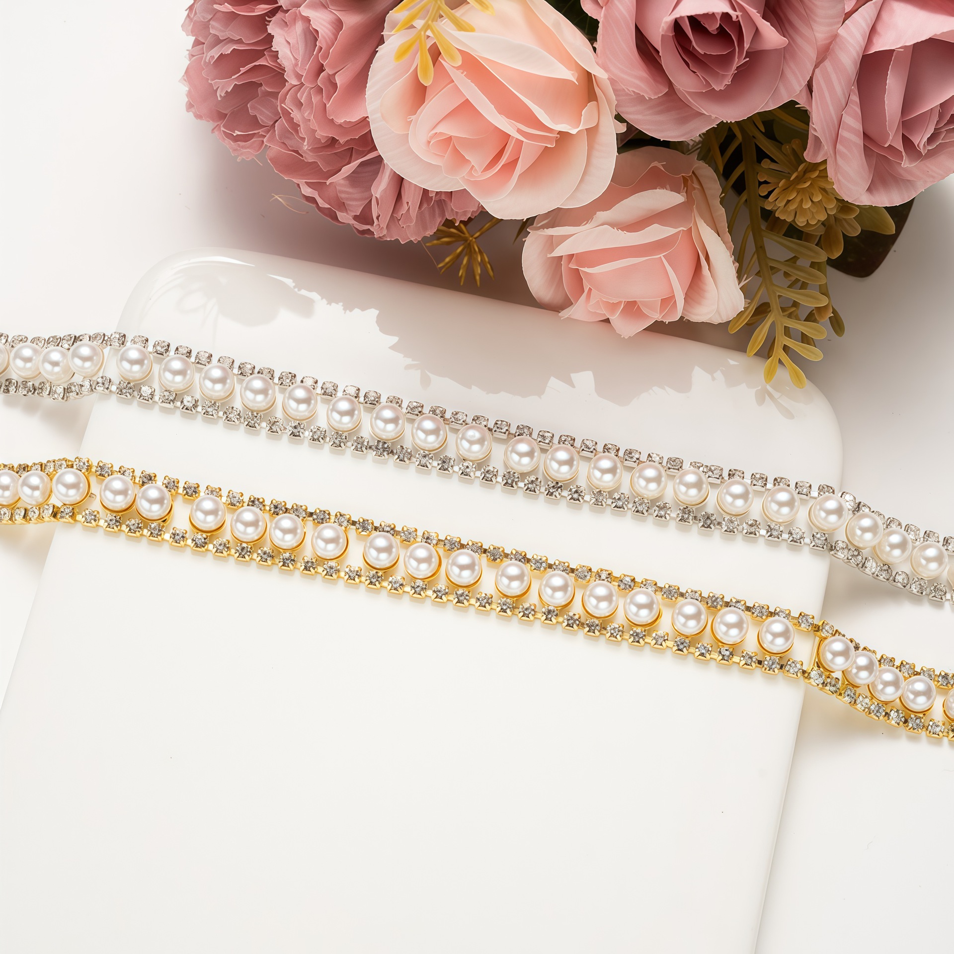 Pearl-Center Rhinestone Border, 1.1 cm motif and placement reference