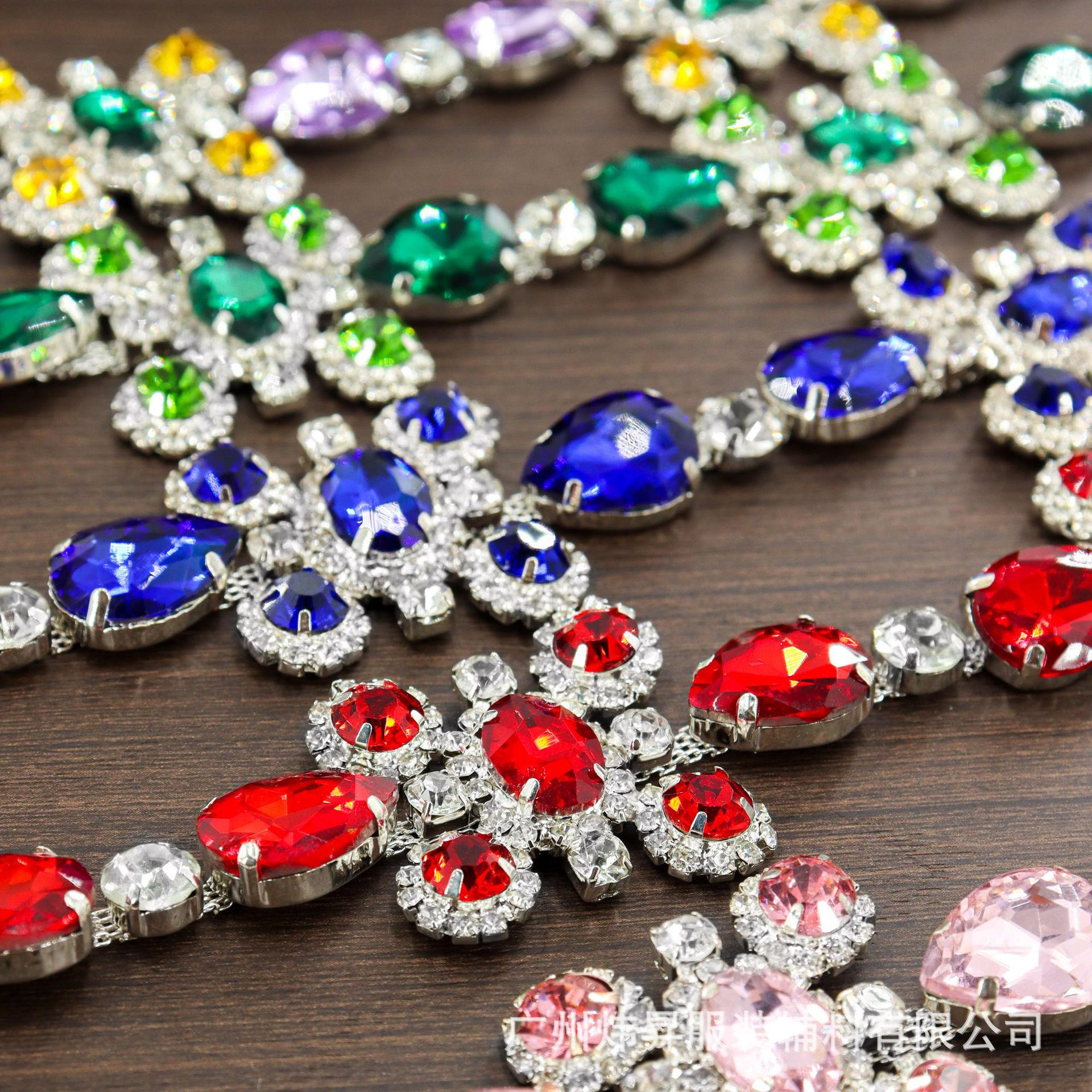 Long Floral Rhinestone Embellishment, 29 × 3.5 cm motif and placement reference