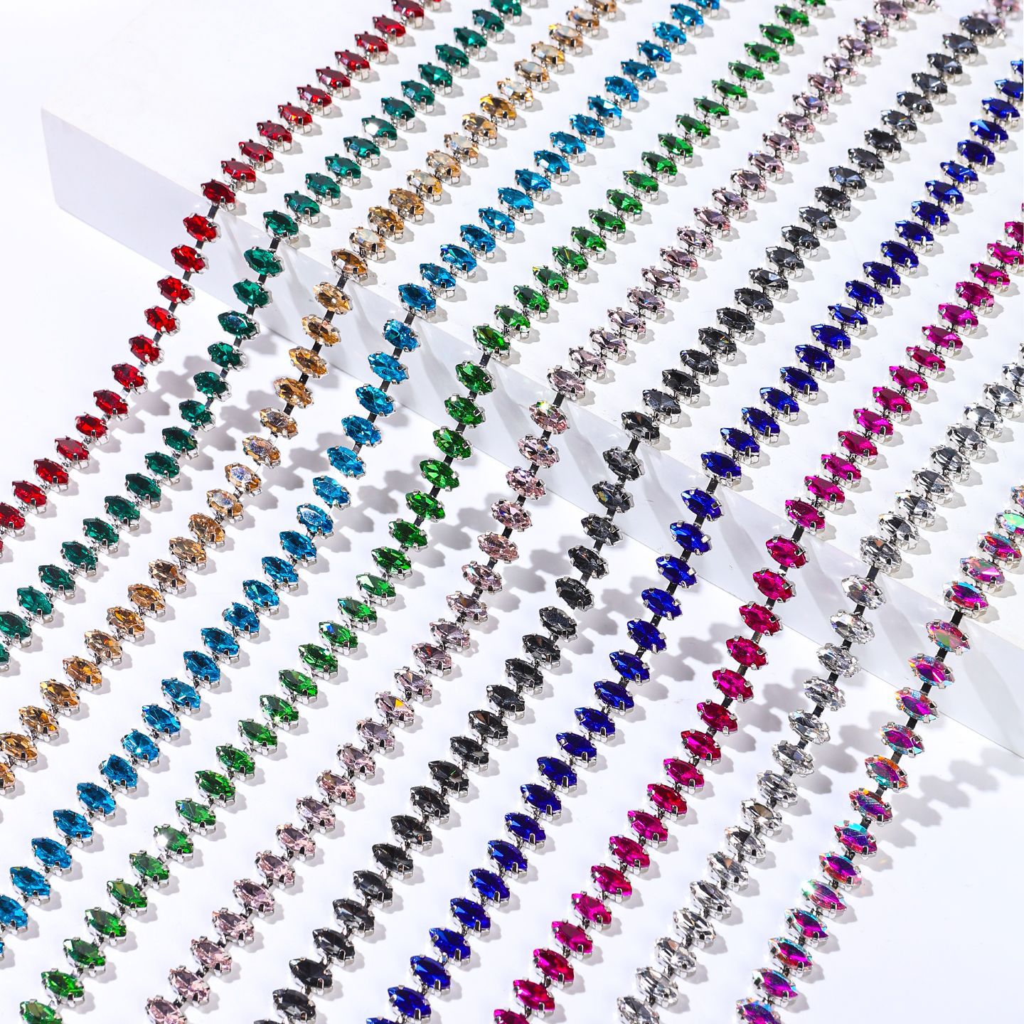 Colored Marquise Glass Chain, Eleven References motif and placement reference