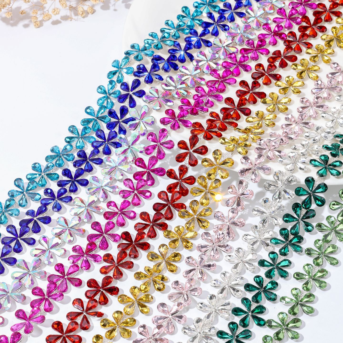 Five-Petal Glass Flower Chain on Copper construction reference