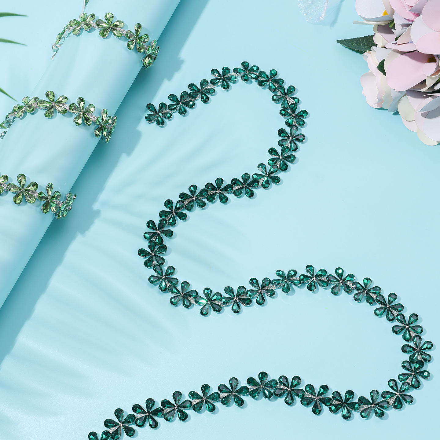 Five-Petal Glass Flower Chain on Copper motif and placement reference
