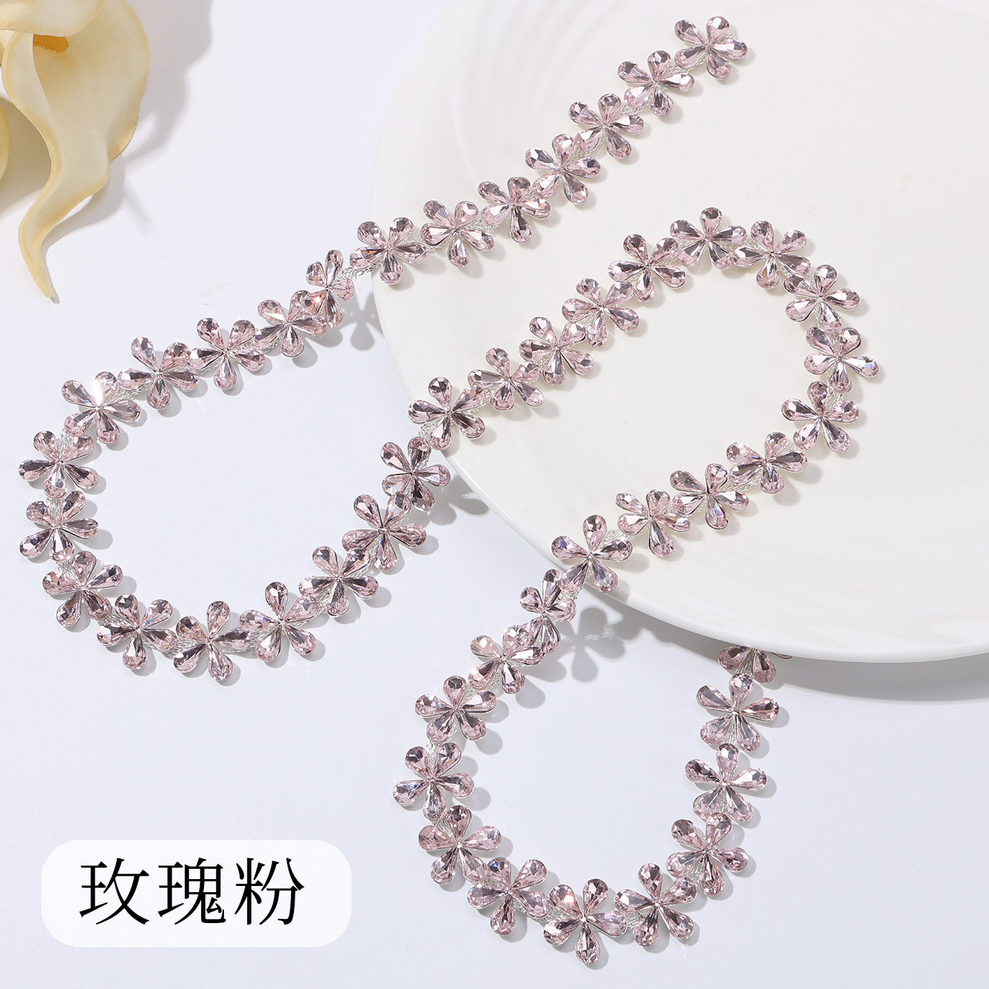 Five-Petal Glass Flower Chain on Copper — Rose pink* petals are 2mm wide / Copper base, 1 yard ≈ 90cm long (source packing: 10 units per roll)