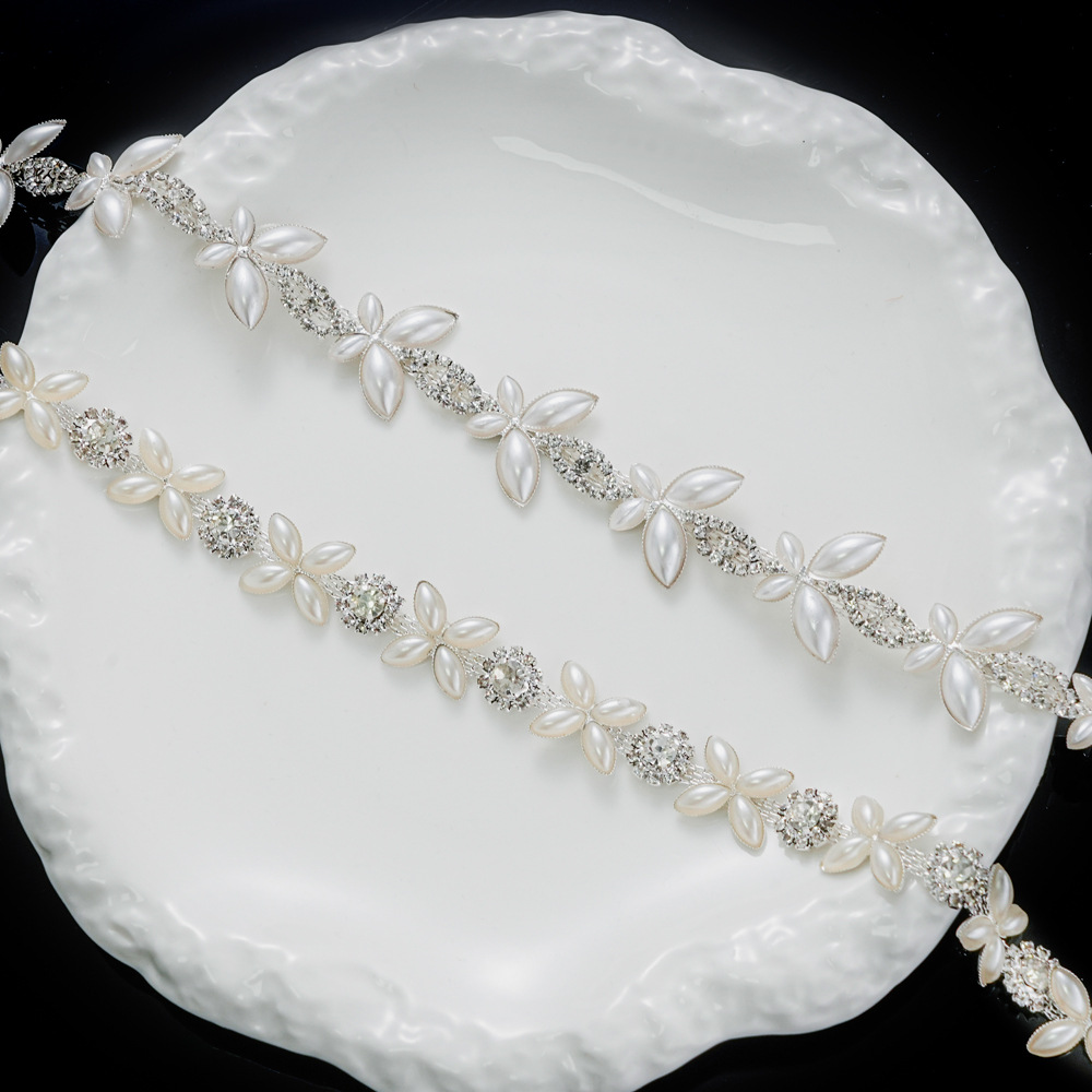 Marquise Petal Border in White & Beige References motif and placement reference