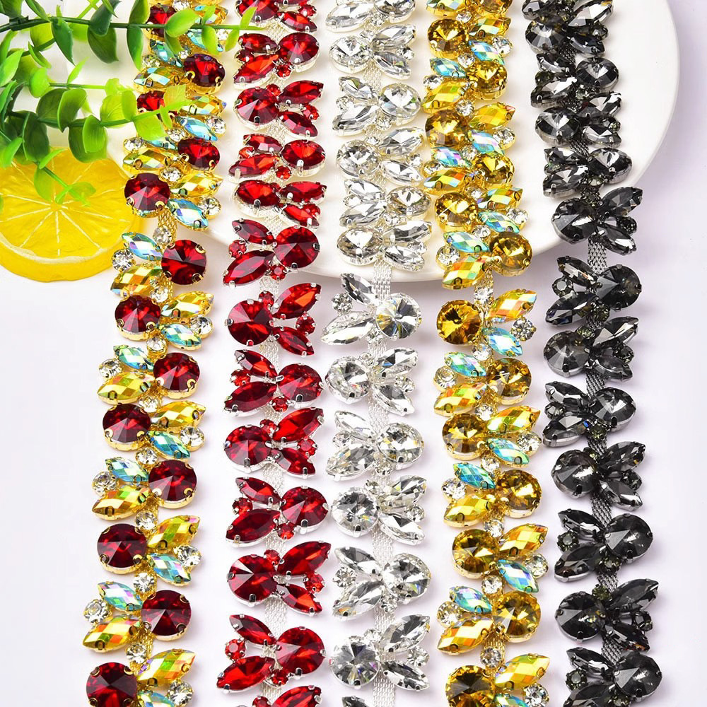 Rabbit-Ear Crystal Flower Chain, 3.3 cm: supplied design and finish reference
