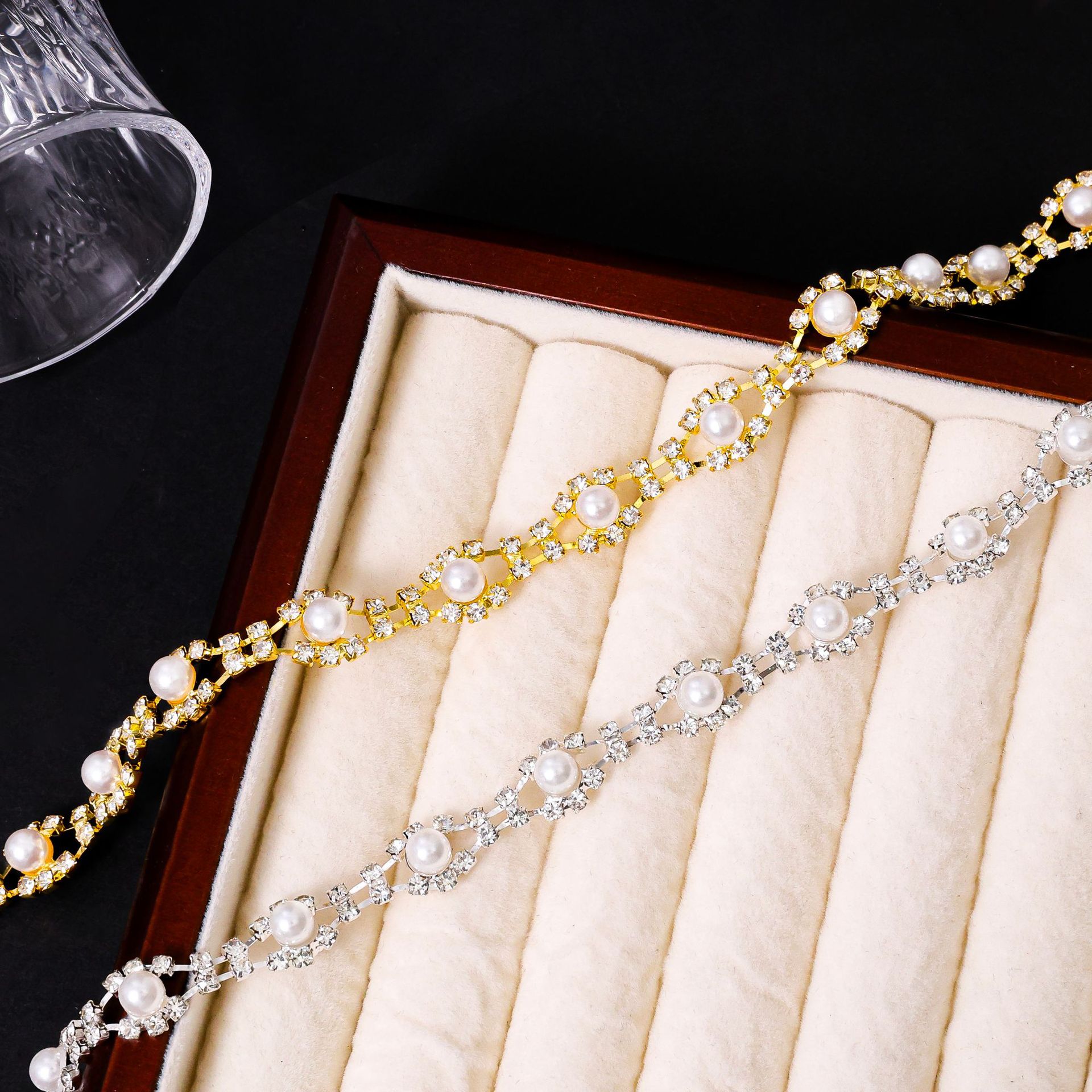 Rose-Setting Pearl-Look Chain, 1.1 cm construction reference